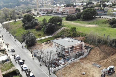 Сasa de 4 dormitorios en venta en Barcelona, Cataluña, Spain № 3111 - foto 12
