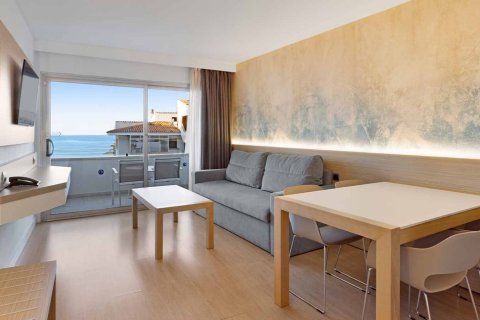 Propiedad comercial en venta en Sitges, Barcelona, Cataluña, Spain № 3105