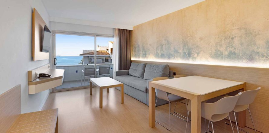 Propiedad comercial en venta en Sitges, Barcelona, Cataluña, Spain № 3105
