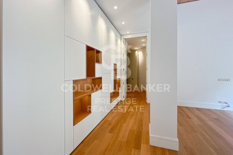 Купить квартиру в Барселона, Испания с 3 спальни, 232м², № 5929 - фото 4