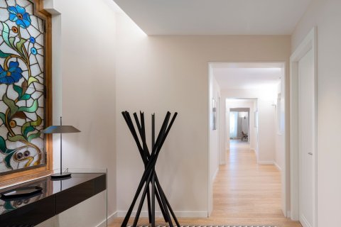 Apartamento de 3 dormitorios en venta en Barcelona, Cataluña, Spain № 6235 - foto 20