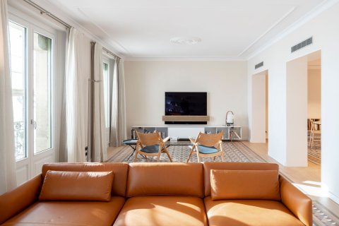 Apartamento de 3 dormitorios en venta en Barcelona, Cataluña, Spain № 6235 - foto 9