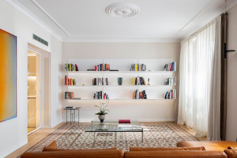 Apartamento de 3 dormitorios en venta en Barcelona, Cataluña, Spain № 6235