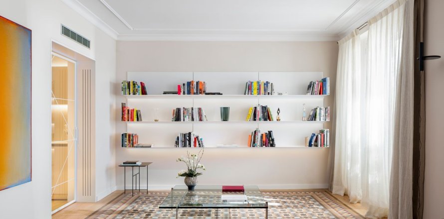 Apartamento de 3 dormitorios en venta en Barcelona, Cataluña, Spain № 6235