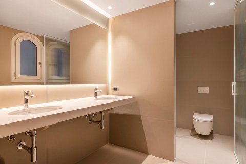 Купить квартиру в Барселона, Испания с 4 комнаты, 183м², № 6232 - фото 20