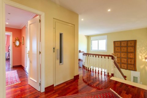 Сasa de 7 dormitorios en venta en Sant Andreu de Llavaneres, Barcelona, Cataluña, Spain № 6236 - foto 26