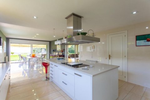 Сasa de 7 dormitorios en venta en Sant Andreu de Llavaneres, Barcelona, Cataluña, Spain № 6236 - foto 14