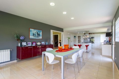 Сasa de 7 dormitorios en venta en Sant Andreu de Llavaneres, Barcelona, Cataluña, Spain № 6236 - foto 16