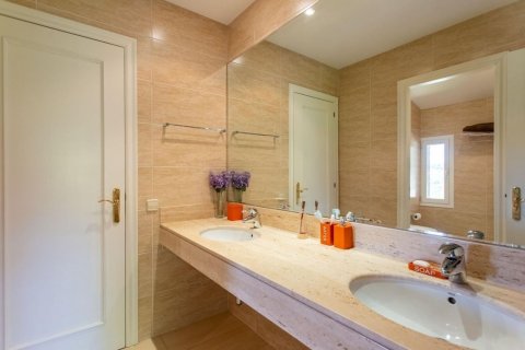 Сasa de 7 dormitorios en venta en Sant Andreu de Llavaneres, Barcelona, Cataluña, Spain № 6236 - foto 20