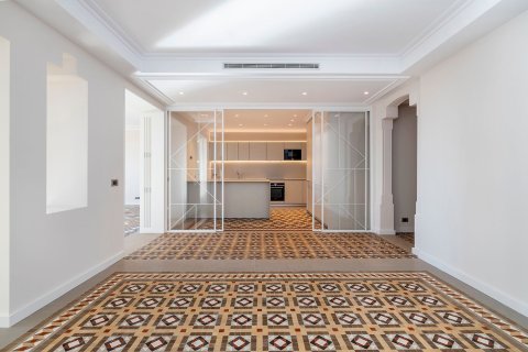 Apartamento de 3 dormitorios en venta en Barcelona, Cataluña, Spain № 6233 - foto 16