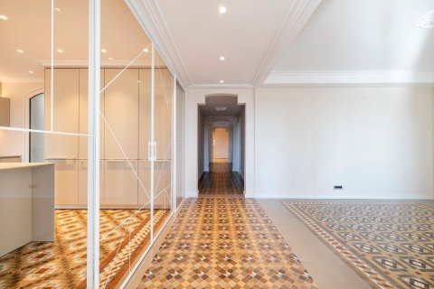 Apartamento de 3 dormitorios en venta en Barcelona, Cataluña, Spain № 6233 - foto 21