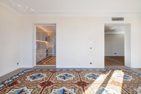 Apartamento de 3 dormitorios en venta en Barcelona, Cataluña, Spain № 6233 - foto 15