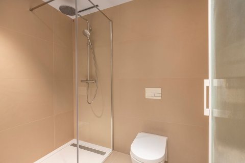 Apartamento de 3 dormitorios en venta en Barcelona, Cataluña, Spain № 6233 - foto 28