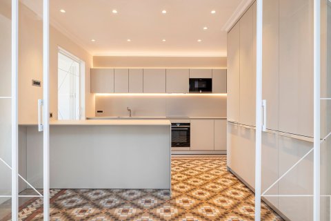Apartamento de 3 dormitorios en venta en Barcelona, Cataluña, Spain № 6233 - foto 17