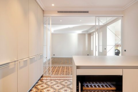 Apartamento de 3 dormitorios en venta en Barcelona, Cataluña, Spain № 6233 - foto 19
