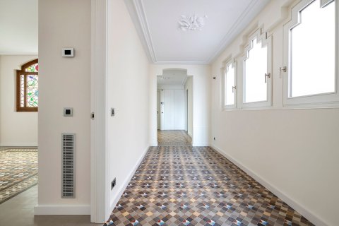 Apartamento de 3 dormitorios en venta en Barcelona, Cataluña, Spain № 6233 - foto 23