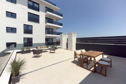 Apartamento de 3 dormitorios en venta en Sant Boi de Llobregat, Barcelona, Cataluña, Spain № 6237 - foto 12