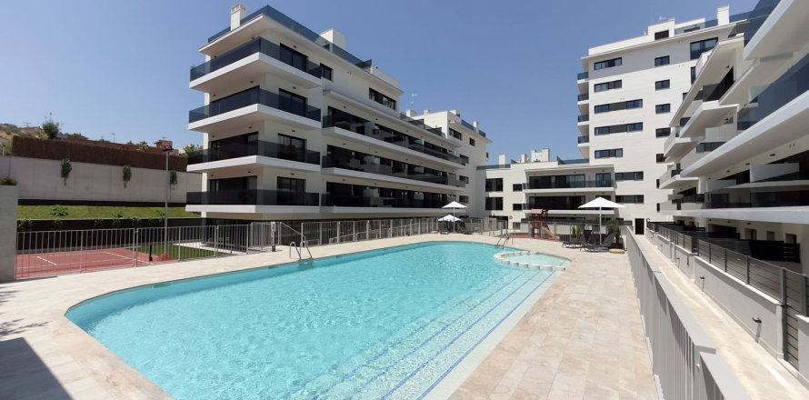 Apartamento de 3 dormitorios en venta en Sant Boi de Llobregat, Barcelona, Cataluña, Spain № 6237