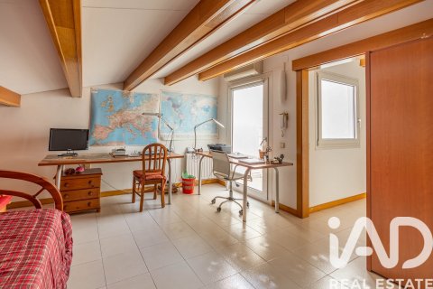 Купить квартиру в Виланова-и-ла-Желтру, Испания с 4 спальни, 238.73м², № 7353 - фото 2