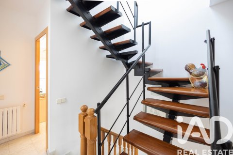 Купить квартиру в Виланова-и-ла-Желтру, Испания с 4 спальни, 238.73м², № 7353 - фото 5