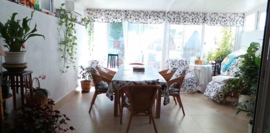Villa de 3 dormitorios en venta en Badalona, Barcelona, Cataluña, Spain № 1191