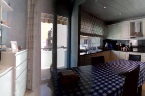 Villa de 3 dormitorios en venta en Badalona, Barcelona, Cataluña, Spain № 1191 - foto 15