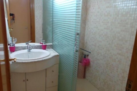Villa de 3 dormitorios en venta en Badalona, Barcelona, Cataluña, Spain № 1191 - foto 27