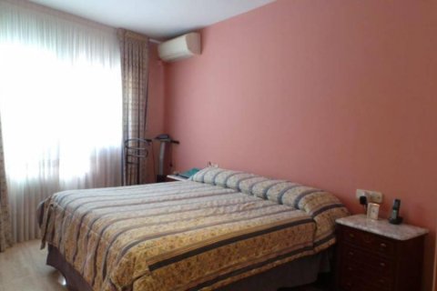 Villa de 3 dormitorios en venta en Badalona, Barcelona, Cataluña, Spain № 1191 - foto 8
