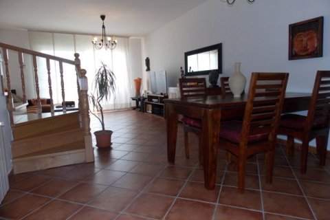Villa de 3 dormitorios en venta en Badalona, Barcelona, Cataluña, Spain № 1189 - foto 3
