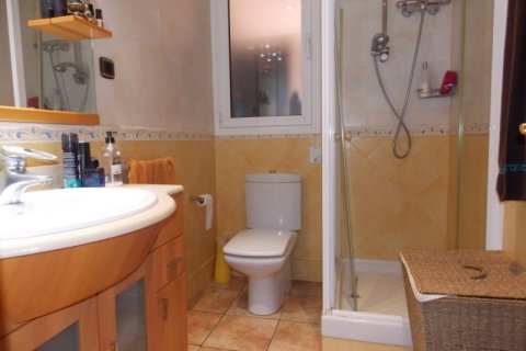 Villa de 3 dormitorios en venta en Badalona, Barcelona, Cataluña, Spain № 1189 - foto 15