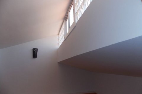 Villa de 3 dormitorios en venta en Badalona, Barcelona, Cataluña, Spain № 1189 - foto 30