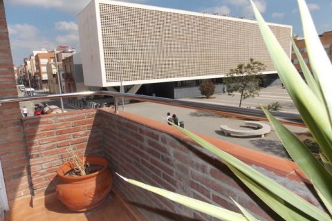 Villa de 3 dormitorios en venta en Badalona, Barcelona, Cataluña, Spain № 1189 - foto 5