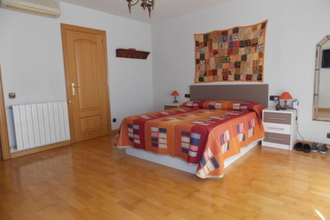 Villa de 3 dormitorios en venta en Badalona, Barcelona, Cataluña, Spain № 1189 - foto 17