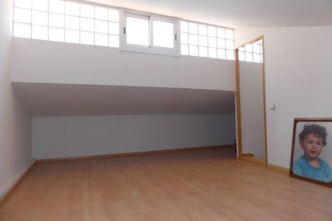 Villa de 3 dormitorios en venta en Badalona, Barcelona, Cataluña, Spain № 1189 - foto 28
