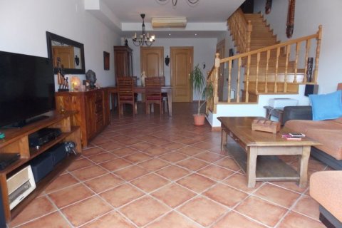 Villa de 3 dormitorios en venta en Badalona, Barcelona, Cataluña, Spain № 1189 - foto 16