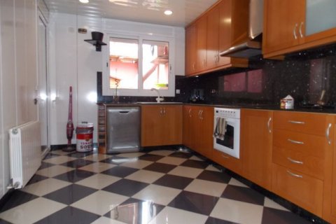 Villa de 3 dormitorios en venta en Badalona, Barcelona, Cataluña, Spain № 1189 - foto 8