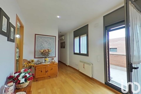 Сasa de 6 dormitorios en venta en Alpicat, Lérida, Cataluña, Spain № 4984 - foto 29