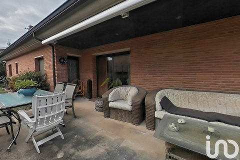 Сasa de 6 dormitorios en venta en Alpicat, Lérida, Cataluña, Spain № 4984 - foto 15