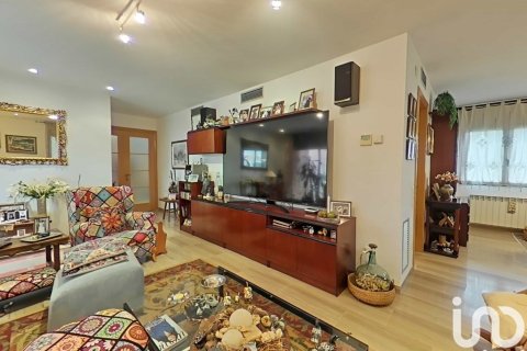 Сasa de 6 dormitorios en venta en Alpicat, Lérida, Cataluña, Spain № 4984 - foto 17