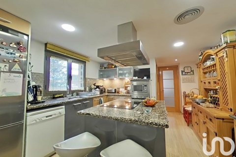 Сasa de 6 dormitorios en venta en Alpicat, Lérida, Cataluña, Spain № 4984 - foto 5