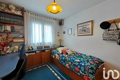 Сasa de 6 dormitorios en venta en Alpicat, Lérida, Cataluña, Spain № 4984 - foto 19