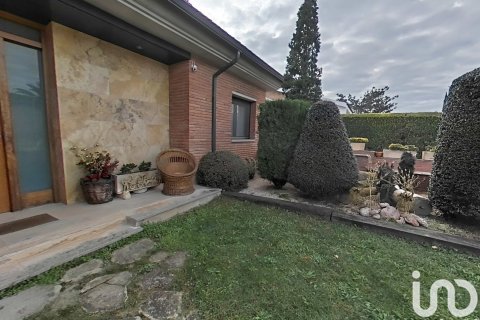 Сasa de 6 dormitorios en venta en Alpicat, Lérida, Cataluña, Spain № 4984 - foto 4