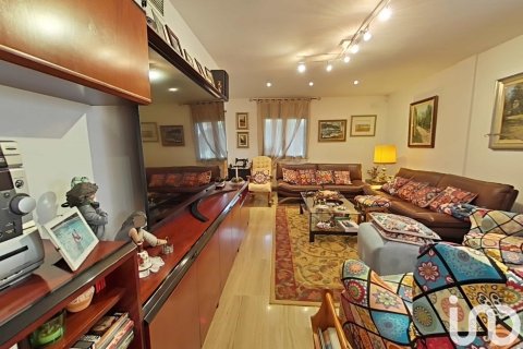 Сasa de 6 dormitorios en venta en Alpicat, Lérida, Cataluña, Spain № 4984 - foto 21