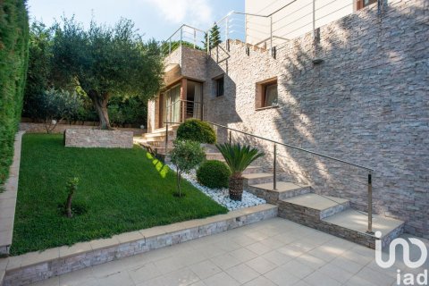 Сasa de 4 dormitorios en venta en Lloret de Mar, Gerona, Cataluña, Spain № 4985 - foto 29