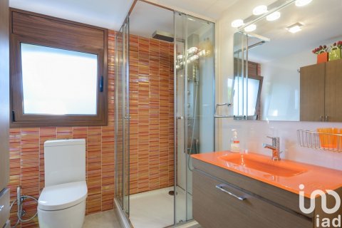 Сasa de 4 dormitorios en venta en Lloret de Mar, Gerona, Cataluña, Spain № 4985 - foto 12
