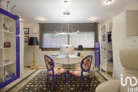 Сasa de 4 dormitorios en venta en Lloret de Mar, Gerona, Cataluña, Spain № 4985 - foto 7