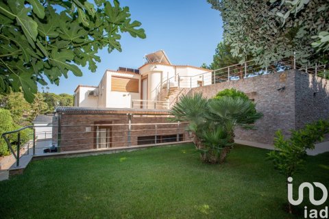 Сasa de 4 dormitorios en venta en Lloret de Mar, Gerona, Cataluña, Spain № 4985 - foto 27