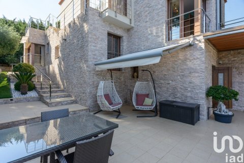 Сasa de 4 dormitorios en venta en Lloret de Mar, Gerona, Cataluña, Spain № 4985 - foto 28
