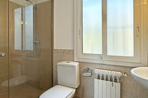 Сasa de 5 dormitorios en venta en Barcelona, Cataluña, Spain № 4981 - foto 24