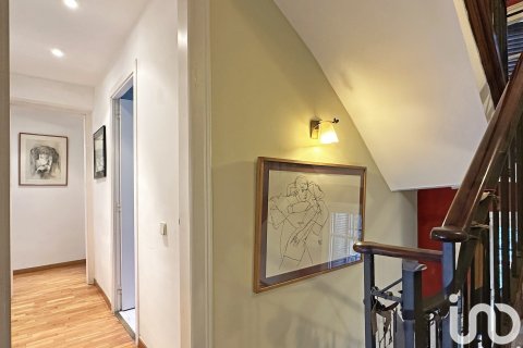 Сasa de 5 dormitorios en venta en Barcelona, Cataluña, Spain № 4981 - foto 10